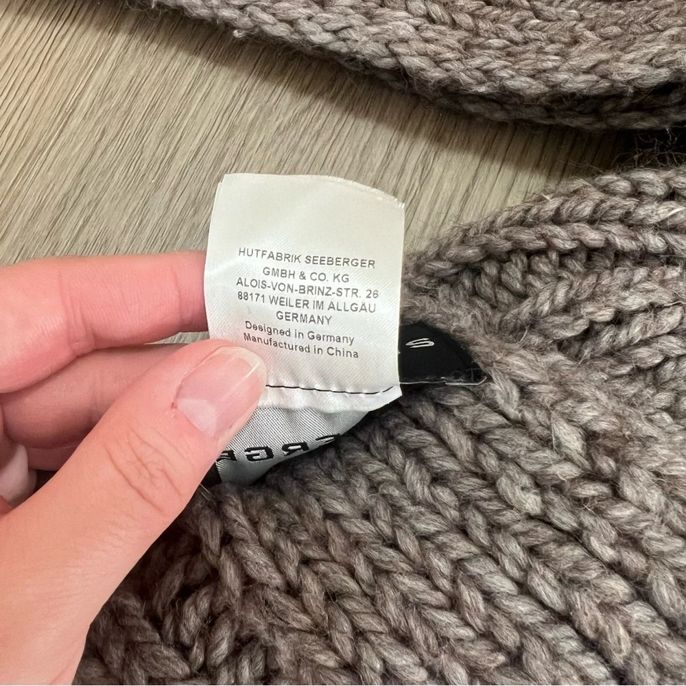 Seeberger Wool Blend Chunky Cable Knit Scarf